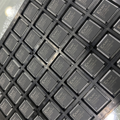nouveaux circuits intégrés originaux IC Chips Stock de composants électroniques d'EP3C16F484C6N